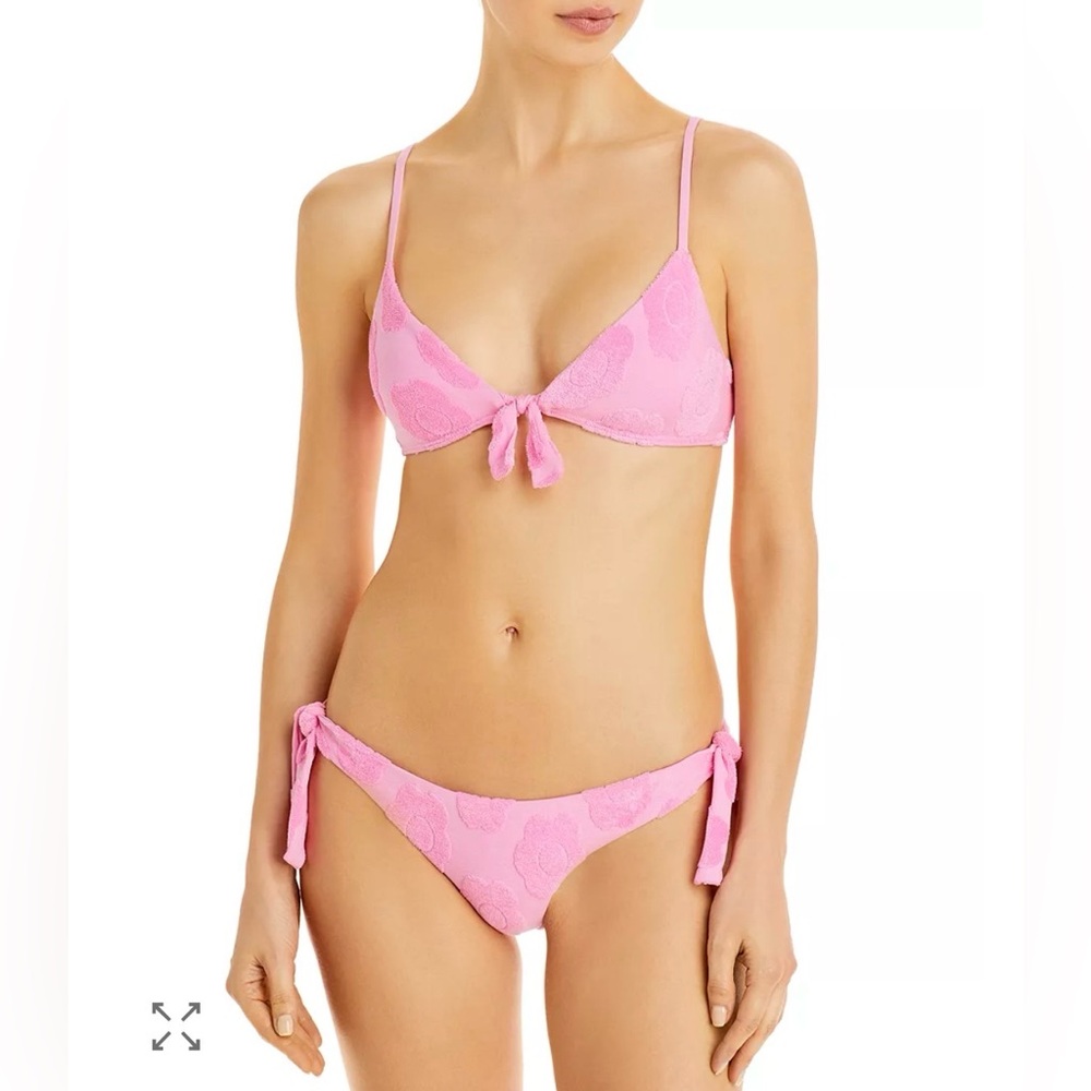 Frankie’s Bikinis x Hailee Steinfeld Set